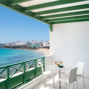 apartamentos-avenida-playa-blanca-lanzarote.in-canary-islands.com/